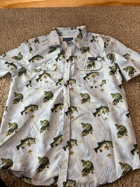 Realtree Men's Short-Sleeve Fishing Print Shirt in Light Blue